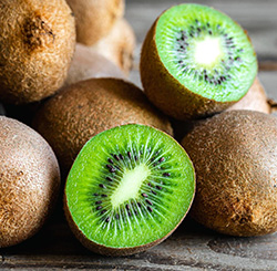 キウイエキス〈ツヤ肌成分〉
